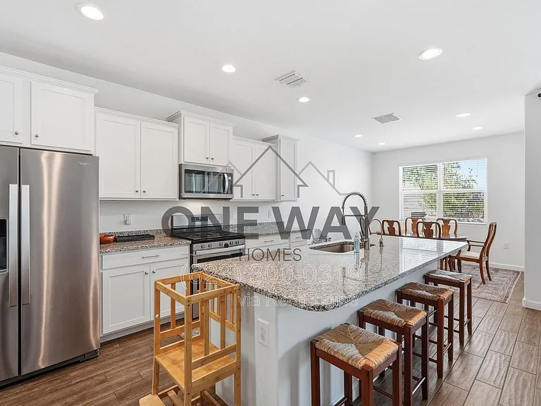 30558 W Clarendon Ave — Photo 13