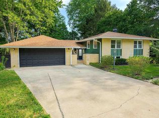 1130 W Briarcliff Dr, Bloomington, IN 47404