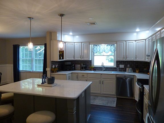 5th image of 1322 Barrington Dr