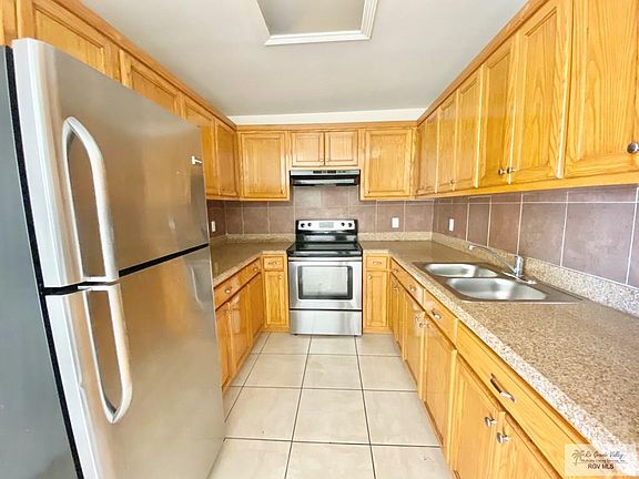 3rd image of 2069 Westminster Cir