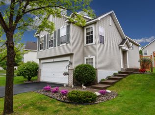 916 Abbie Ln, Hopkins, MN 55343