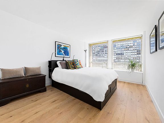 5th image of 330 E 33rd St APT 12B