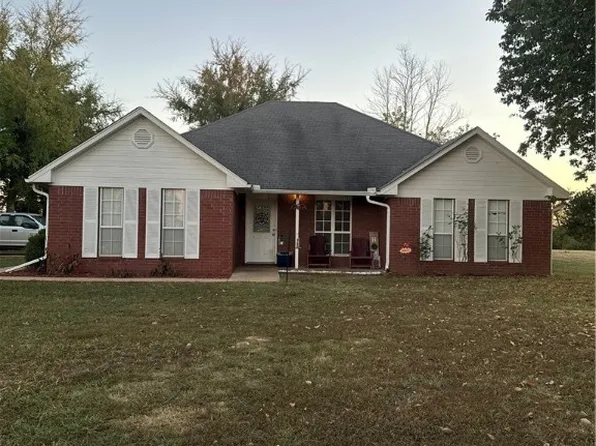 21589 Cedar Hill Dr, Howe, OK 74940