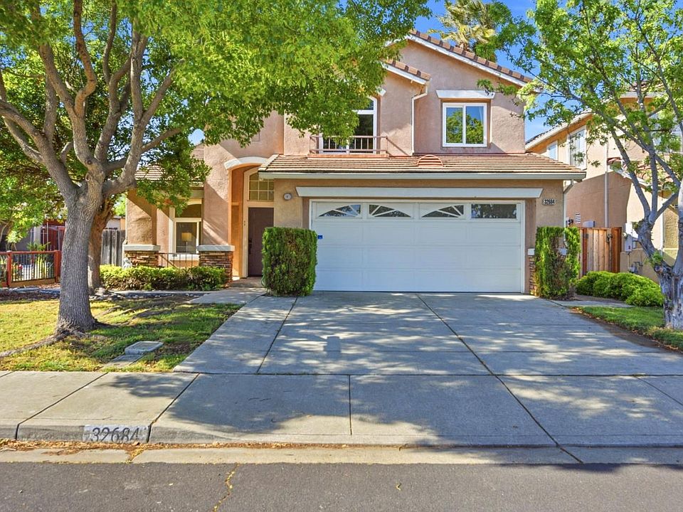 1st image of 32684 Mirabella Dr