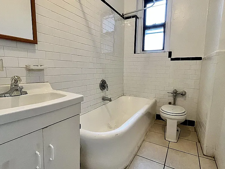 541 Bronx River Rd — Photo 27