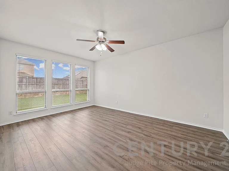 1205 Crest Ridge Dr — Photo 10