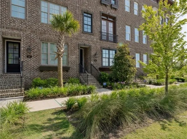 409 Port Street, Savannah, GA 31401