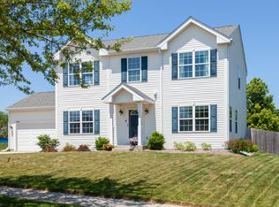 2184 Cherokee St, Grafton, WI 53024