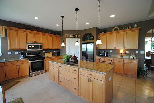 2nd image of 3013 Carlisle Ln