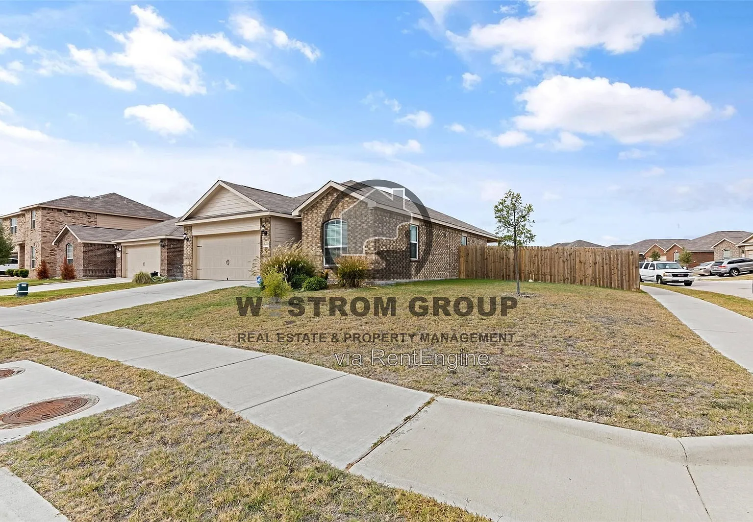 3 bed, 2.0 bath, 1597 sqft, $2,145 — Photo 2