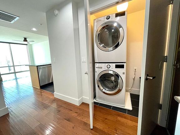 4th image of 300 Bowie St APT 2102