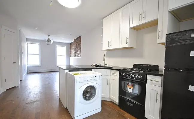 Rented by Hagstrom Management Inc | media 33