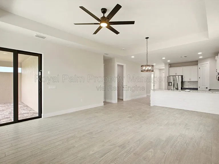 3750 NE 13th Ave — Photo 8