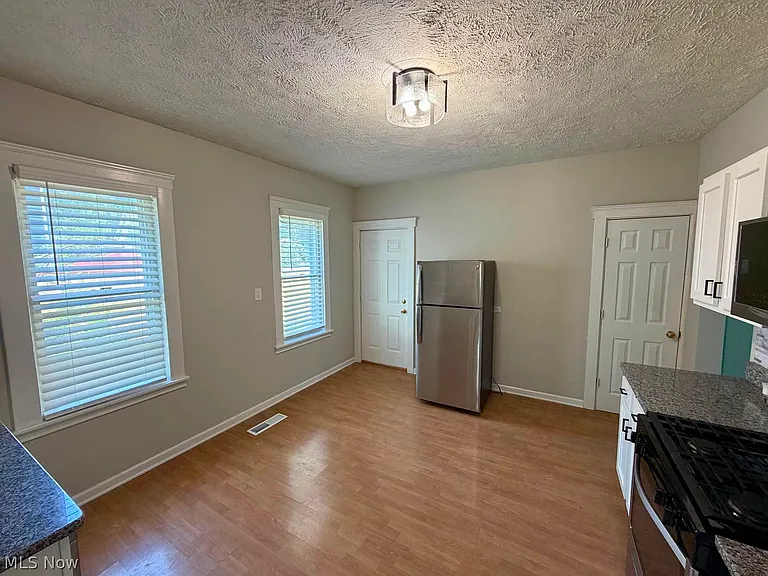 1018 Auburn Ave #DOWN — Photo 13