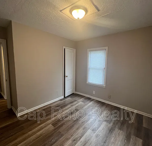 2769 McGuffey Rd — Photo 9