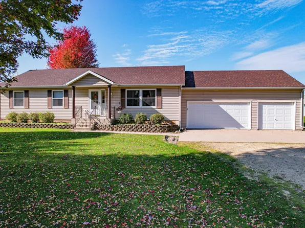 8752 N Perryville Rd, Monroe Center, IL 61052