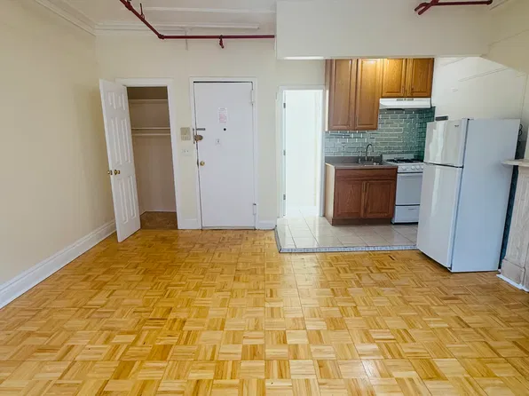 558 Washington Avenue image 1 of 10