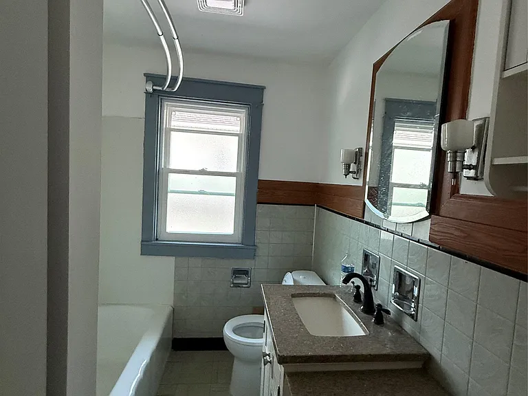 209 Dudley Ave — Photo 6