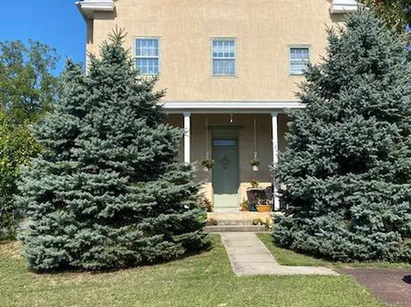 25 W 5th Ave, Trappe, PA 19426