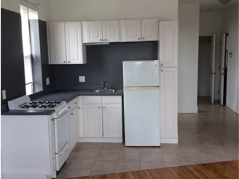 43 Hemenway St #4 — Photo 1
