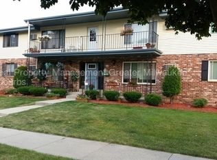1118 Fleetfoot Dr APT 5, Waukesha, WI 53186