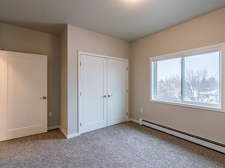 Fargo, ND Prairiewood Meadows Apartments | Bedroom
