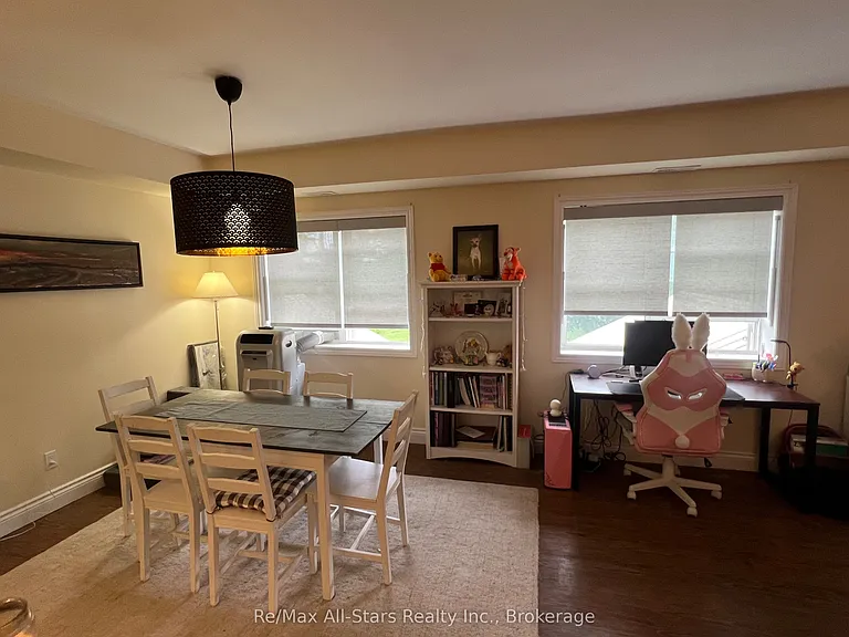 19 Queen St #4 — Photo 9