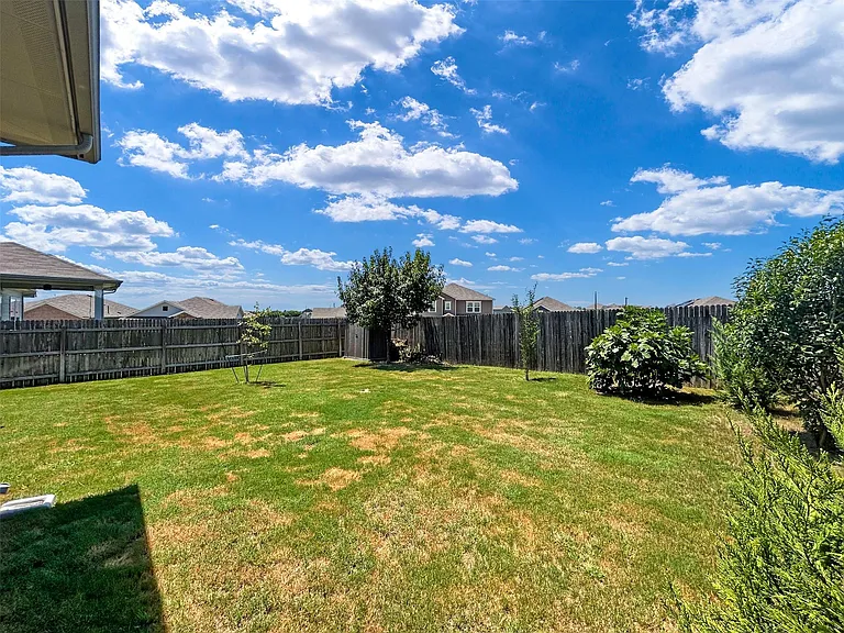 558 Bridgestone Way — Photo 31