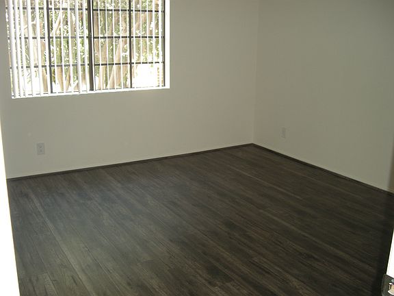3rd image of 451 Hawthorne St APT 207