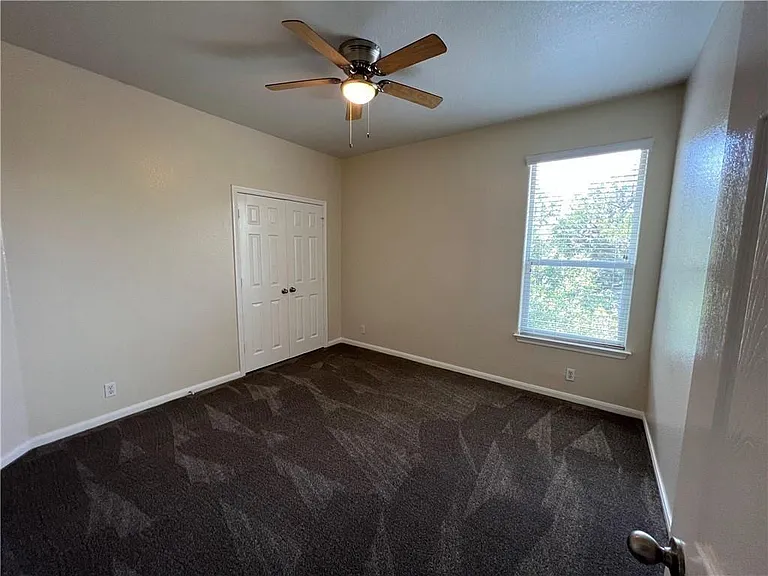 2400 Allred Dr #B — Photo 16