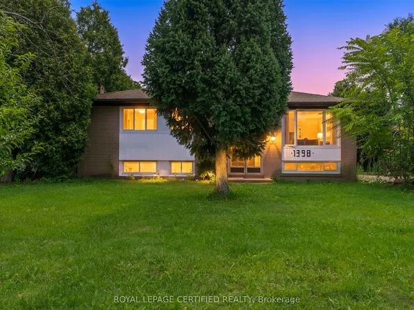 1398 Rebecca St, Oakville, ON L6L 1Z5