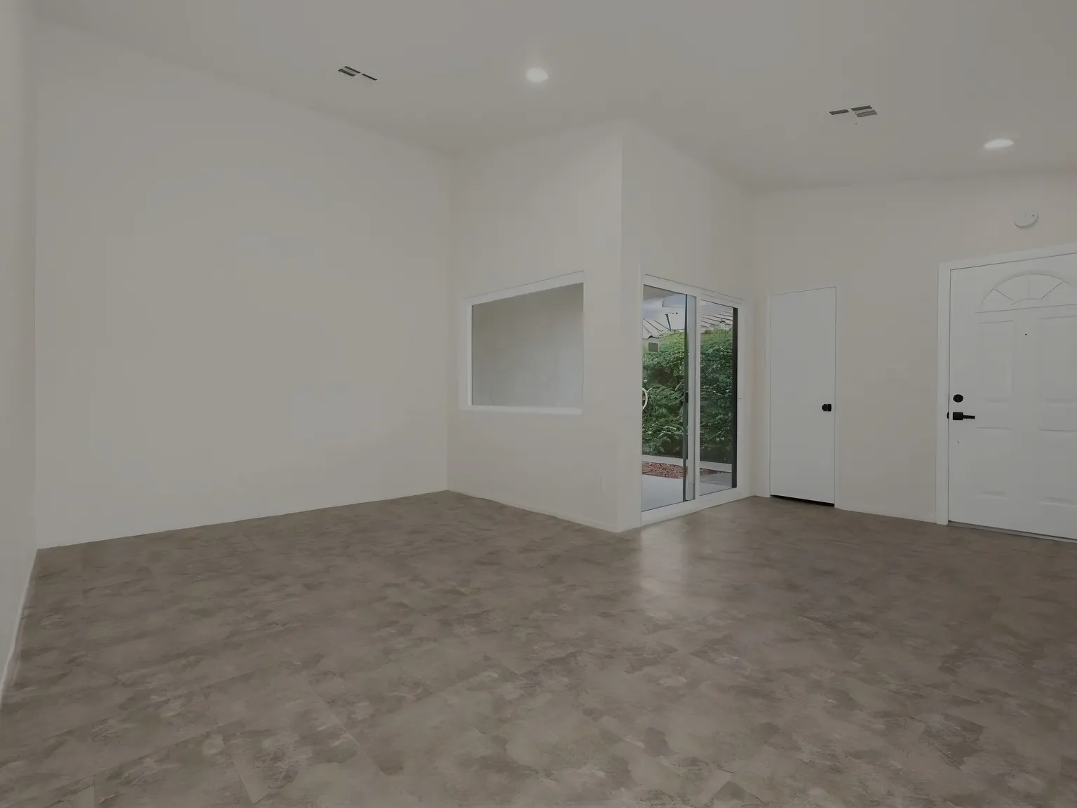 3 bed, 1316 sqft, $2,600 — Photo 4