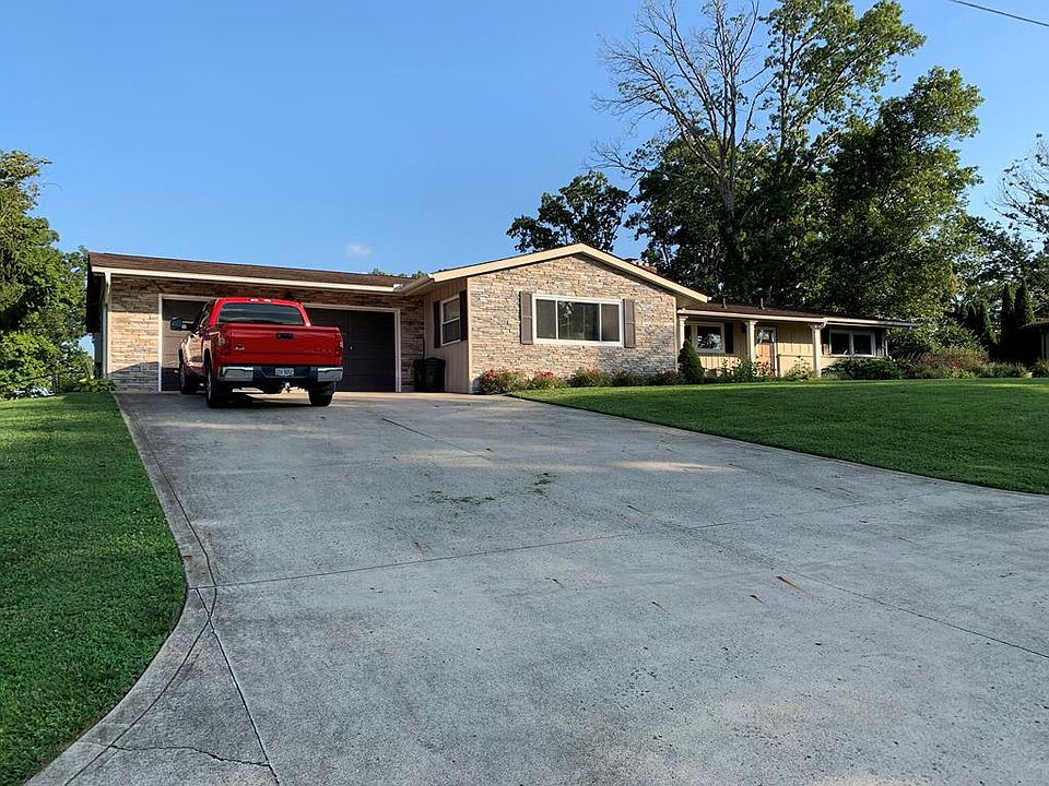 1st image of 156 Crestwood Dr