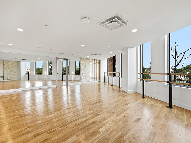 628 Summit Ave #1 — Photo 30