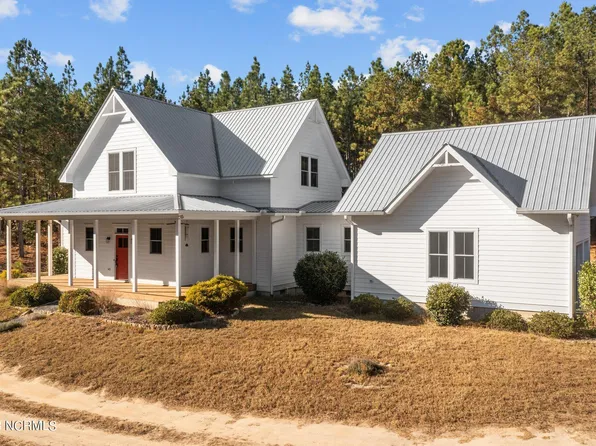 3851 Nc-73, West End, NC 27376