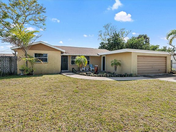 3rd image of 205 Tiki Dr