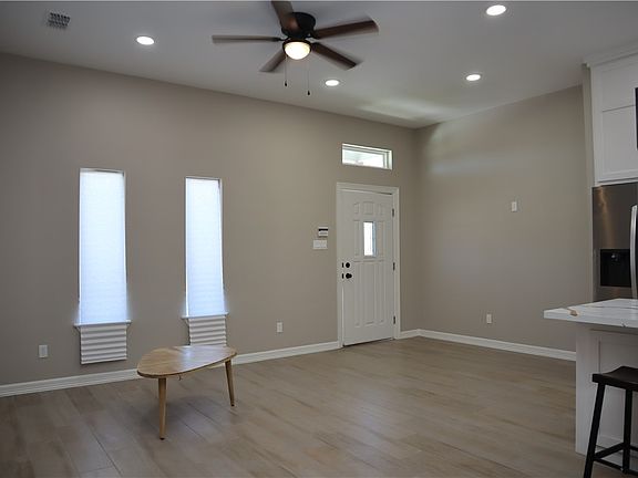 3rd image of 507 W Ragland Ave