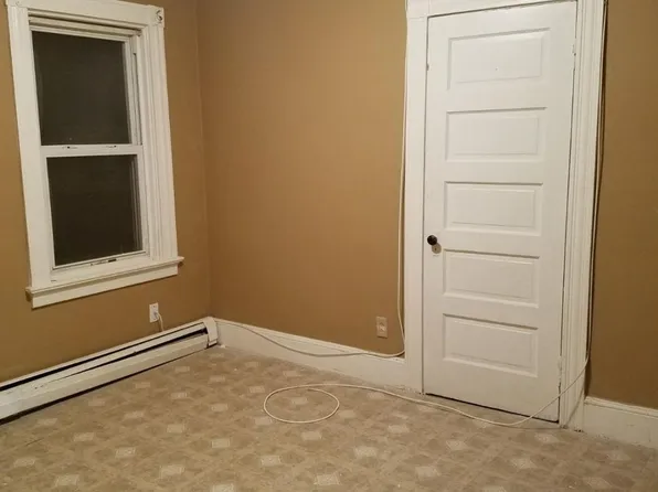 34 Chambers St, Providence, RI 02907