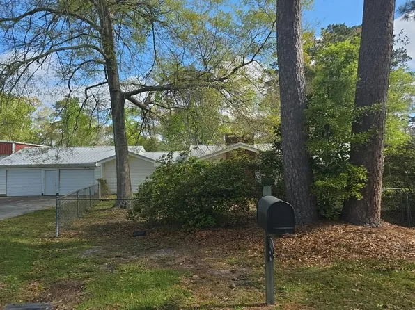 1823 Dupard St, Mandeville, LA 70448