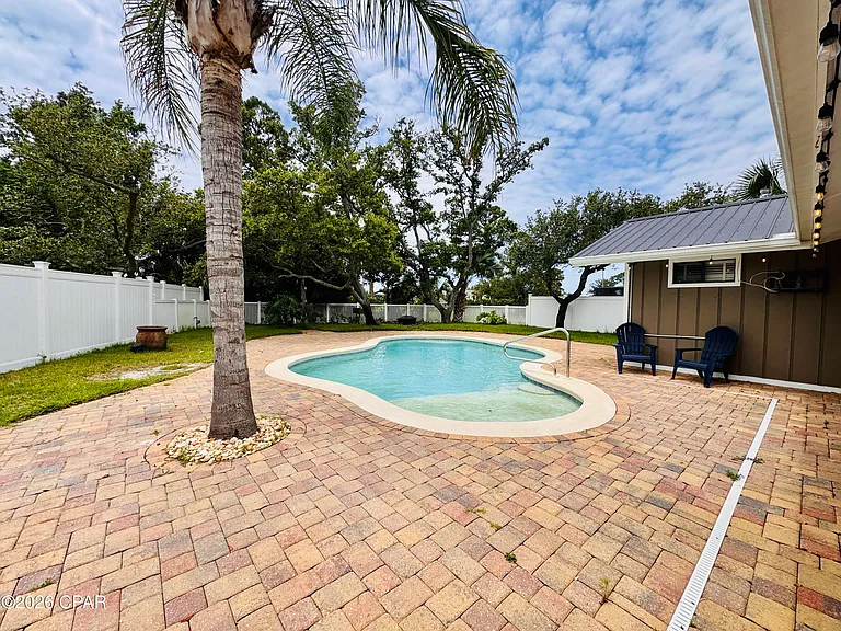 916 Cobia Dr — Photo 34