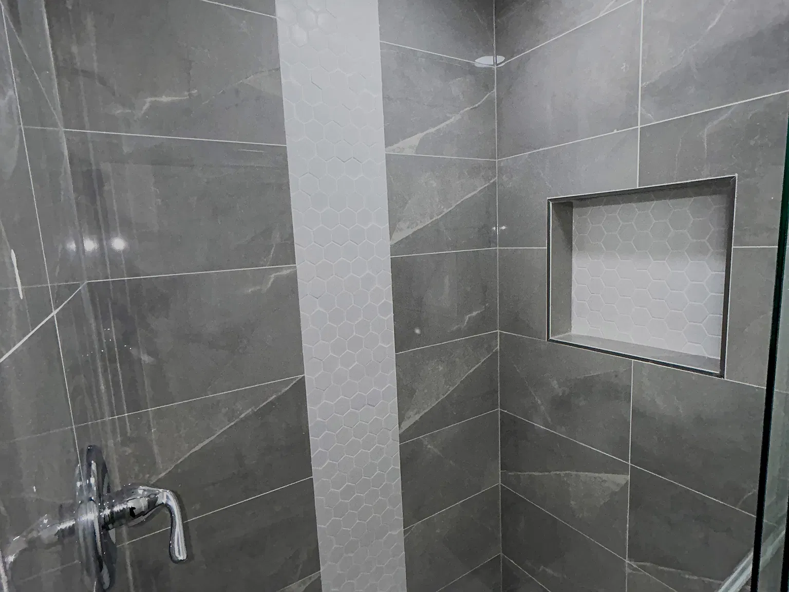 2 bed, 700 sqft, $1,600 — Photo 1
