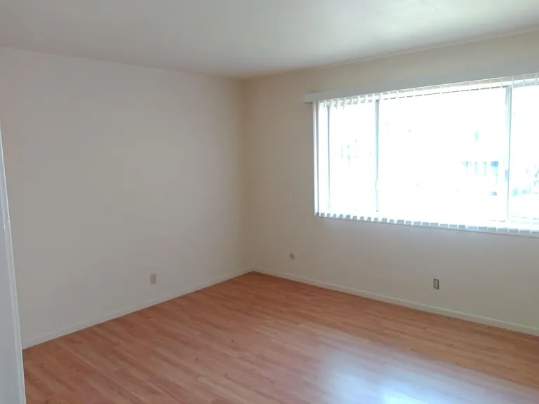 45 Wilson Ave — Photo 10