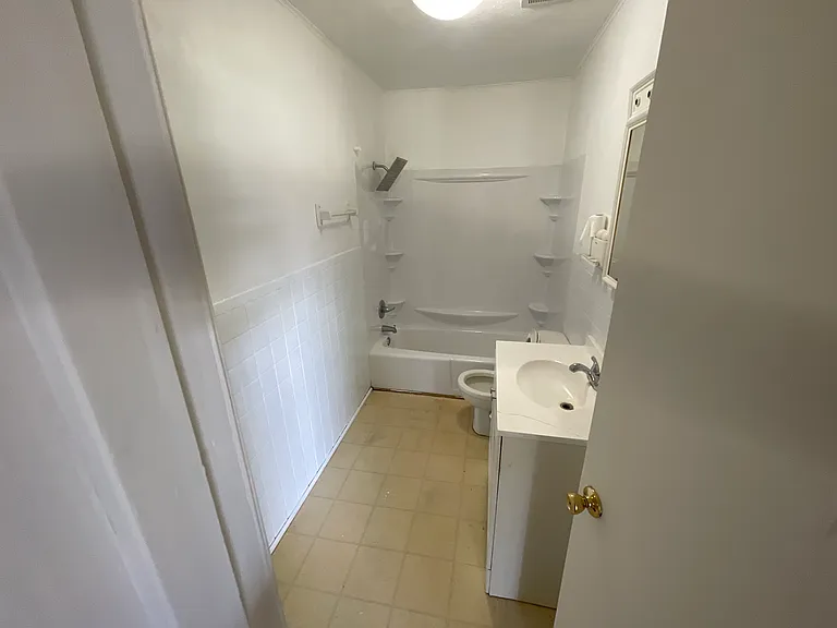 605 W Hanna St — Photo 13