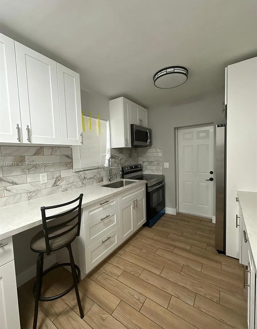 3 bed, 1954 sqft, $3,500 — Photo 4
