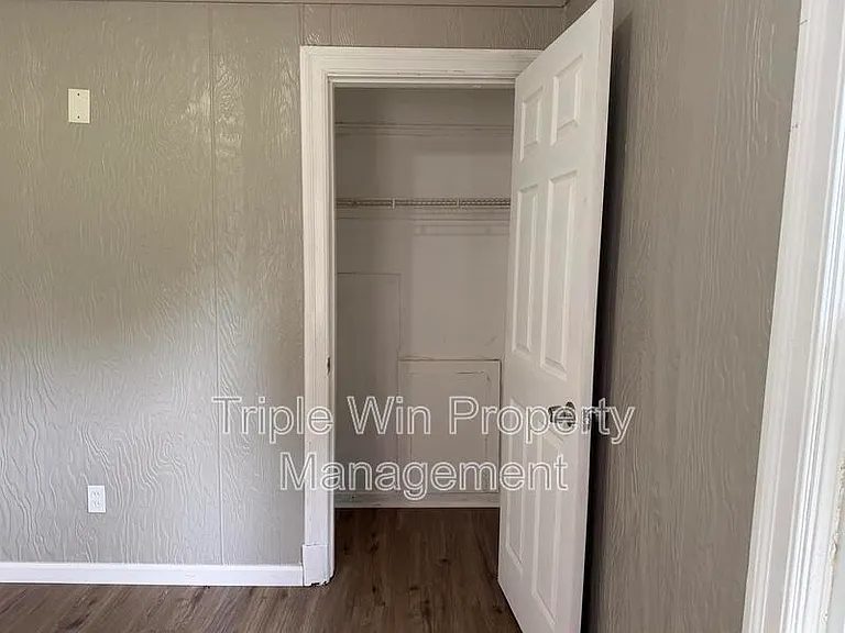 802 Rolwes Ave — Photo 26
