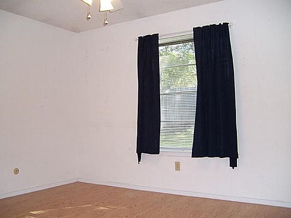 4th image of 1716 Brookhaven Cir