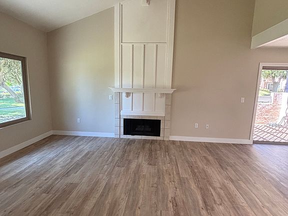 3rd image of 9864 Apple Tree Dr Unit A