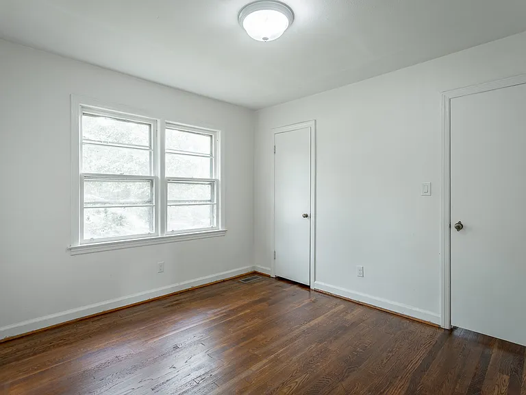 732 Munro Rd — Photo 14