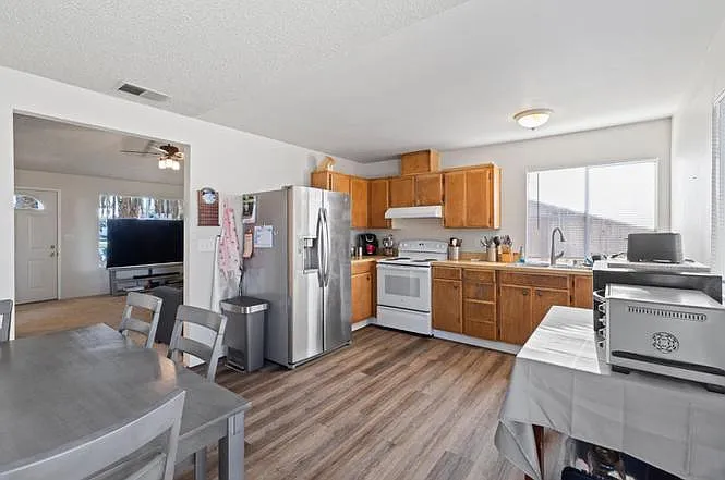 2249 Shadowtree Dr — Photo 3