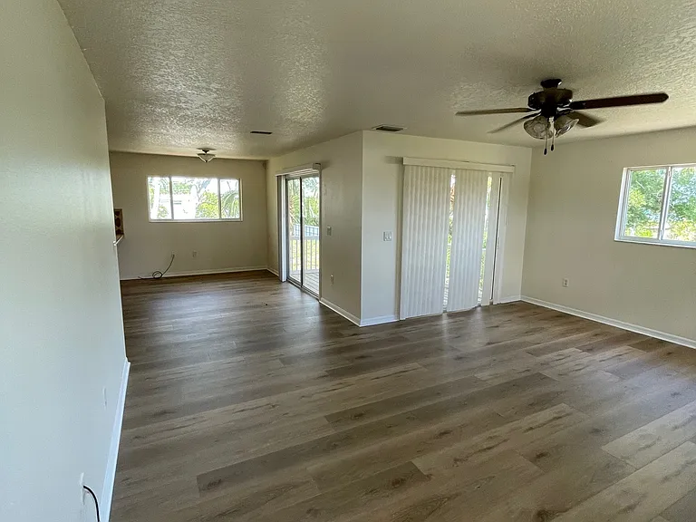 2015 Saint George Dr — Photo 8